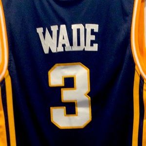 Classic College Throwback 🏀 Marquette #3 Dwayne Wade 🔥